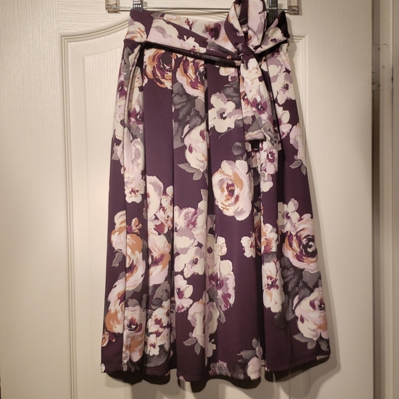 Haute Monde Dresses & Skirts - Haute Monde floral skirt